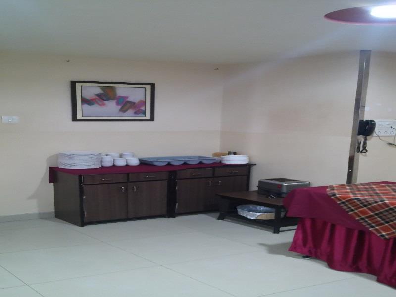 Hotel Savshanti Towers Vadodara Exterior photo